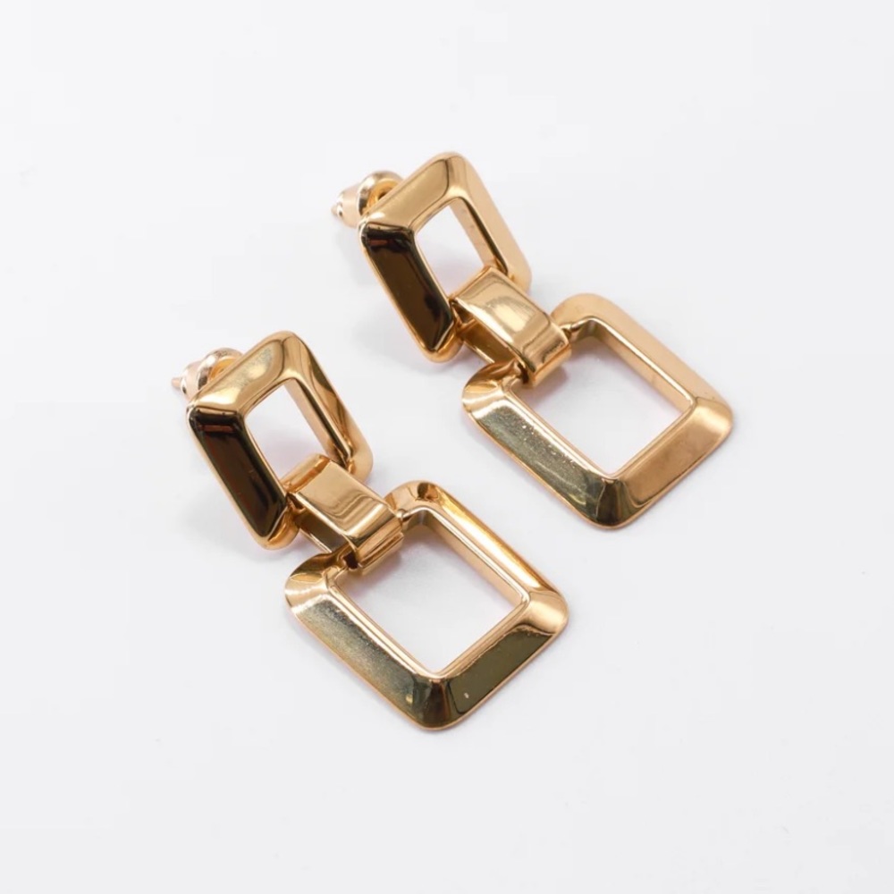 Minimalist Square earrings - Picture 2 of 4